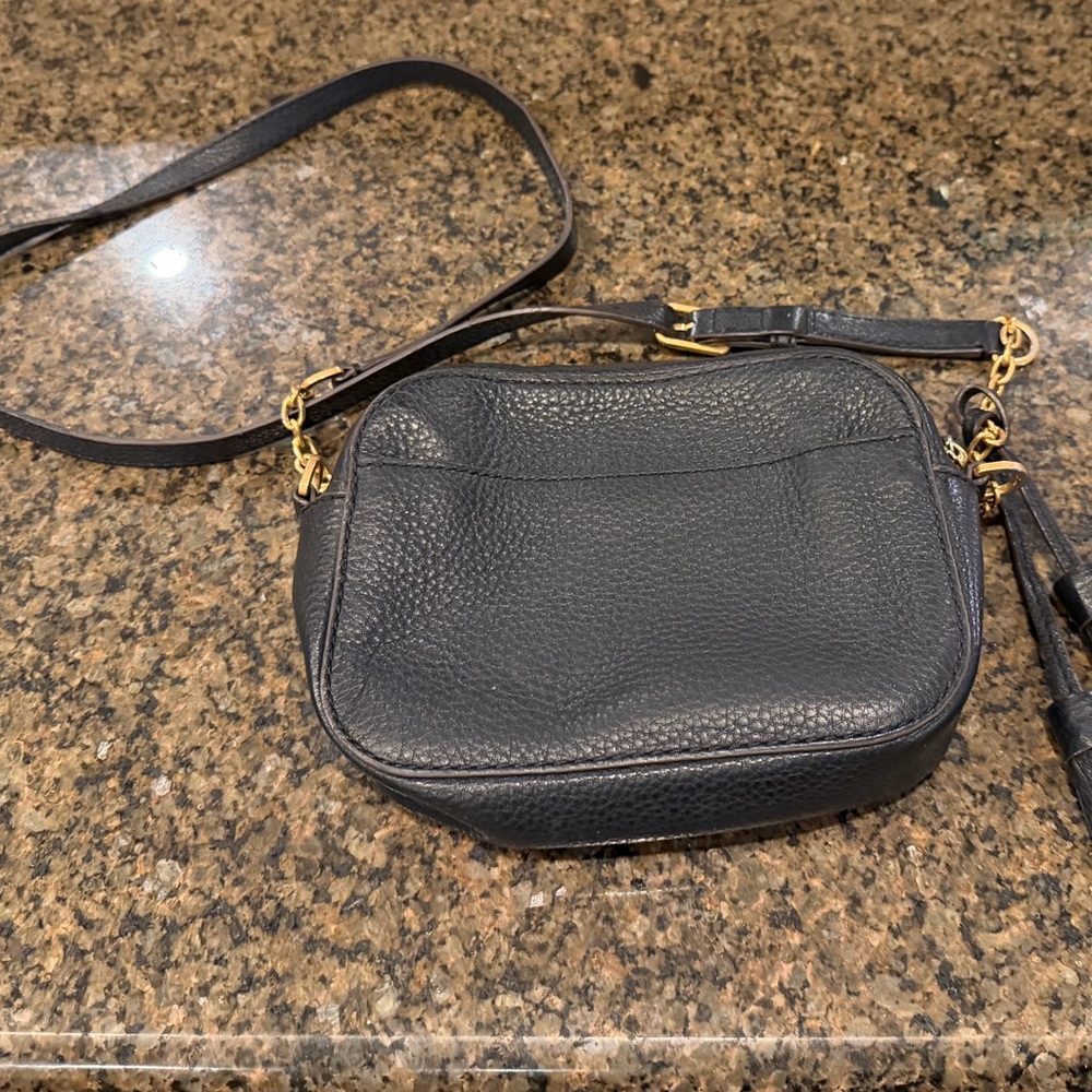 Authentic Tory Burch Camera Crossbody - Picture 3 of 9